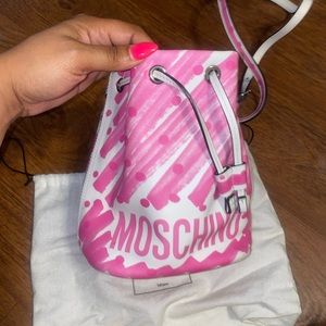 Moschino bucket bag.